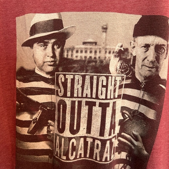 Straight Outta Alcatraz Graphic T-Shirt Birdman and Capone Size Large - Picture 2 of 5